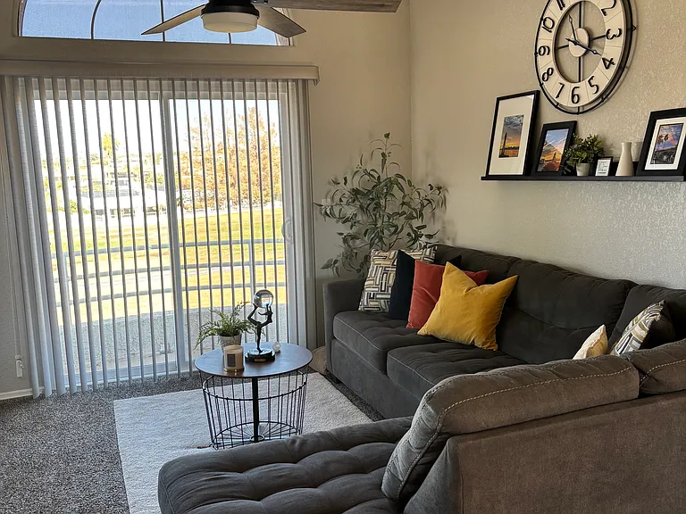 420 Acoma Blvd S #31 — Photo 2
