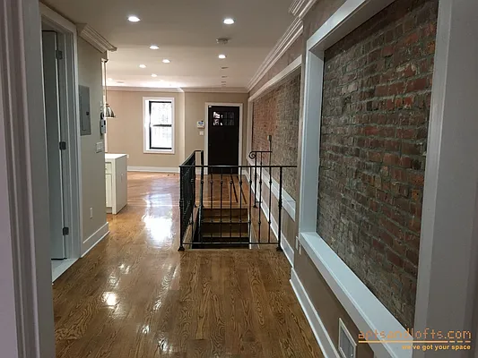 Rented by aptsandlofts.com | media 13