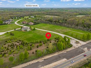 8032 Shadow Creek Ln, Yorkville, IL 60560