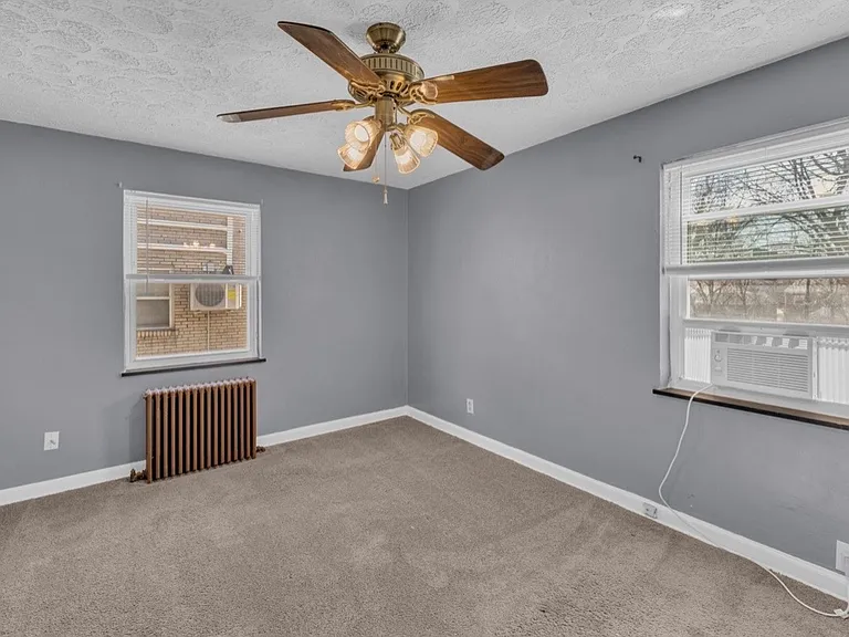 1631 Summit Rd #2 — Photo 10