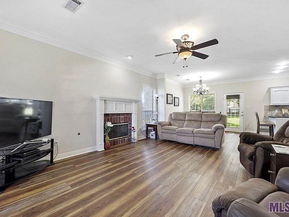 5th image of 17058 Fountainbleau Dr