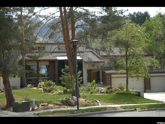 4th image of 3036 E Willow Creek Dr