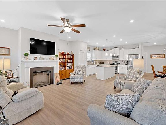 4th image of 3 Maycroft Ct
