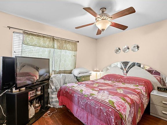 5th image of 800 N Mollison Ave Unit 10