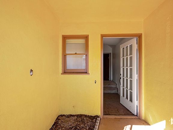 2nd image of 130 Margaret Ave
