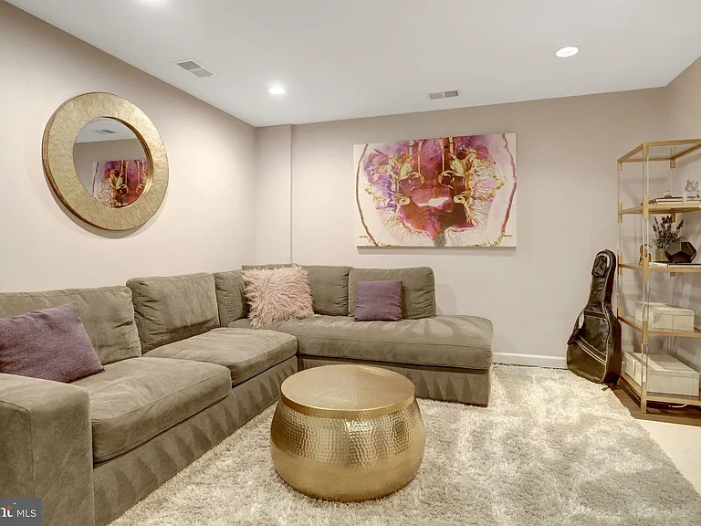 422 Pendleton St — Photo 47