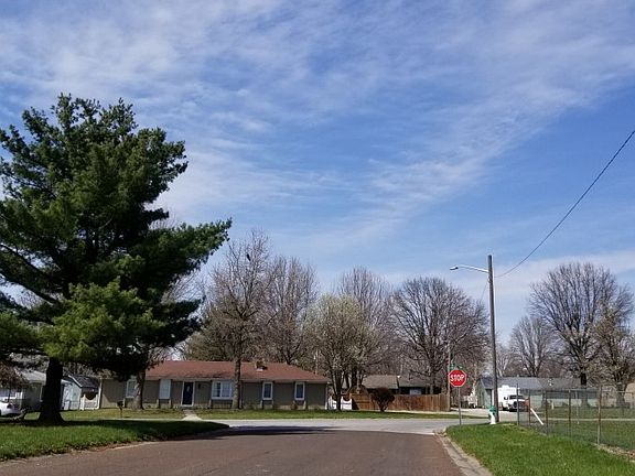 4th image of 1617 Dexter Ave