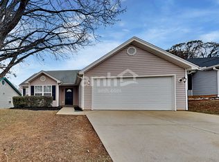 200 Kingscreek Dr, Greer, SC 29650