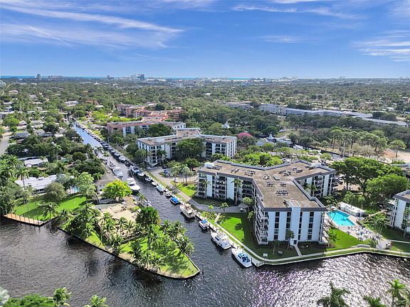 4th image of 1301 River Reach Drive #301