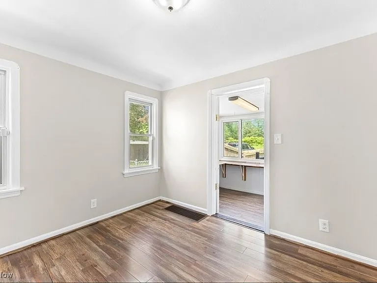 3004 Portman Ave — Photo 13