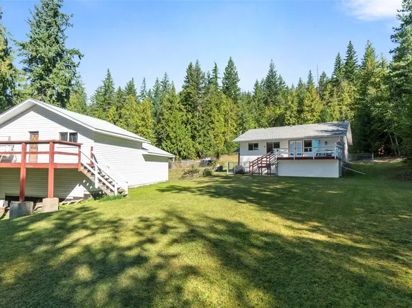 6803 Magna Bay Dr, Columbia Shuswap, BC V0E 1M7