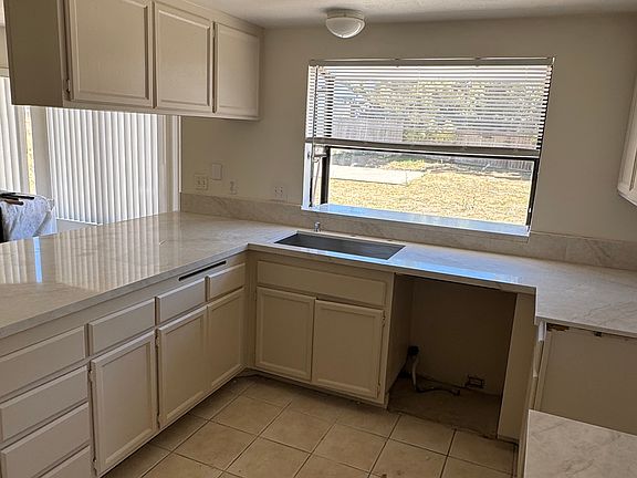 3rd image of 1523 Merlot Ct