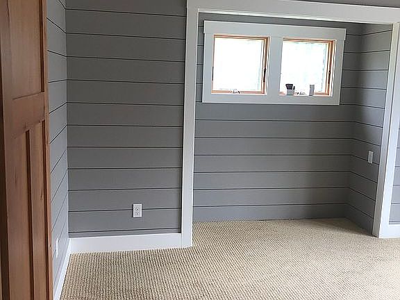 5th image of 605 Ash St