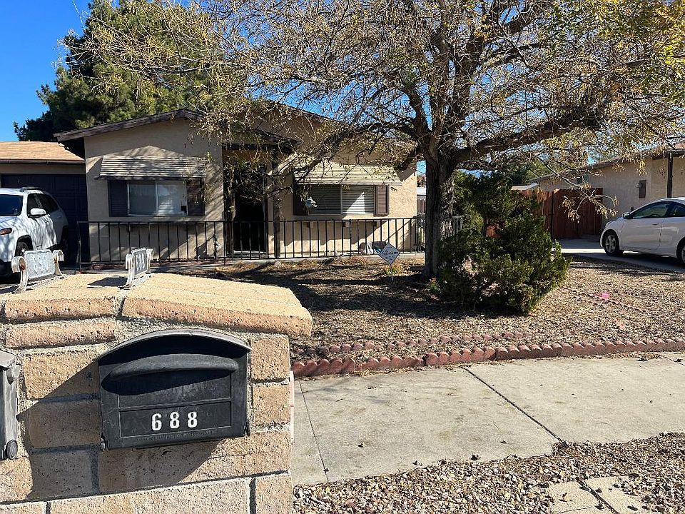 1st image of 688 Solano Dr