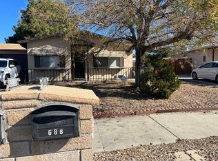 688 Solano Dr, Hemet, CA 92545
