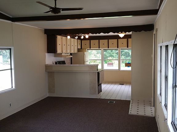 2nd image of 121 Plaza Ct