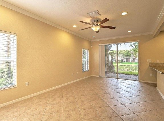3rd image of 156 Lake Monterey Cir