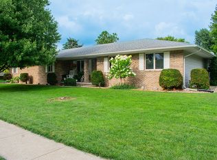 703 N East St, Hudson, IL