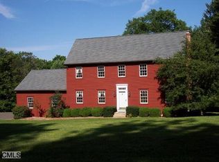 1 Patriot Ridge Rd, Sandy Hook, CT 06482