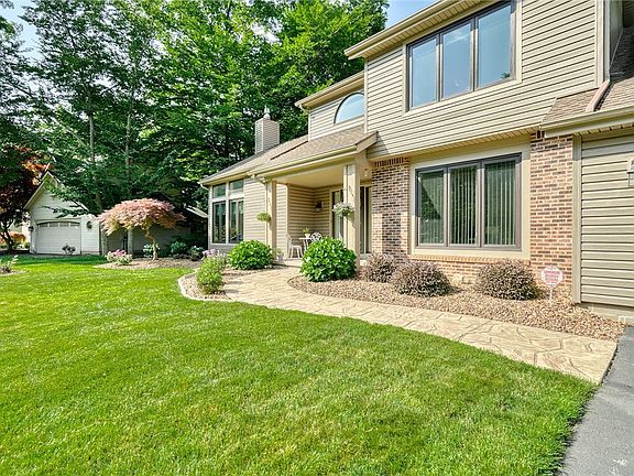 3rd image of 116 Brush Creek Dr