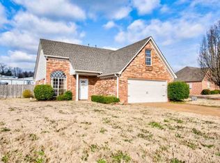70 Garden View Dr, Oakland, TN 38060