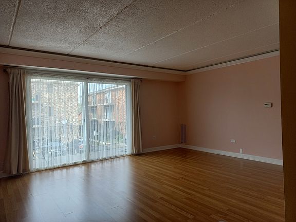 5th image of 5846 W 77th St Unit 203