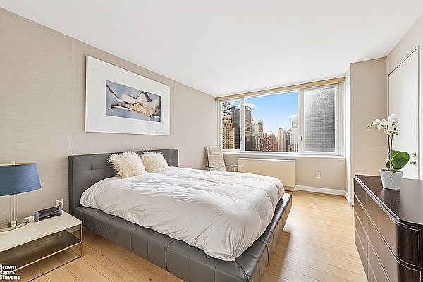 1st image of 322 W 57th St APT 44Q
