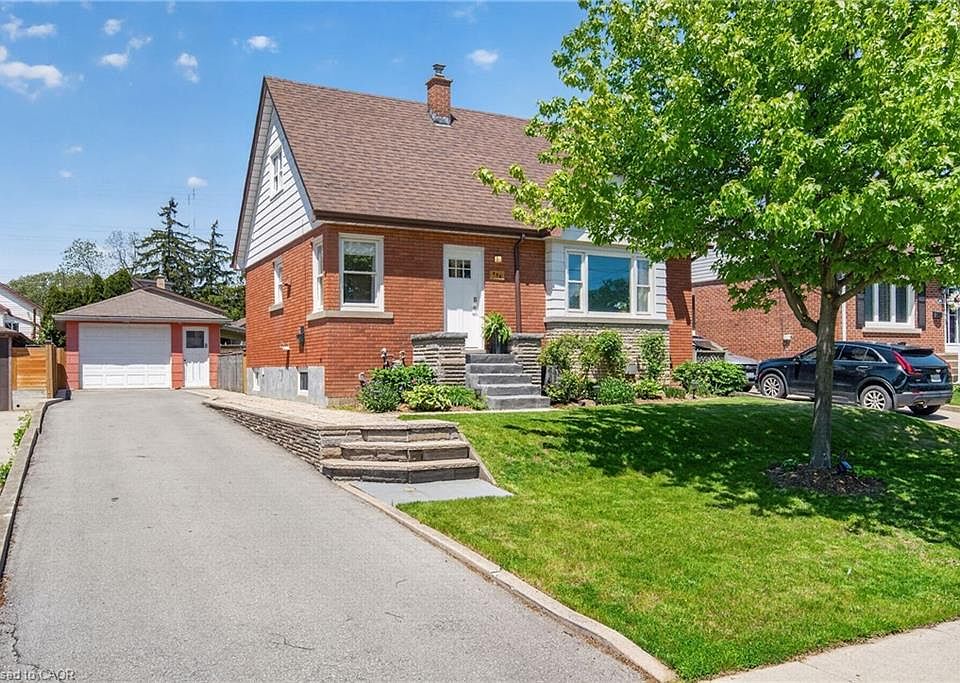 1st image of 496 Rosseau Rd