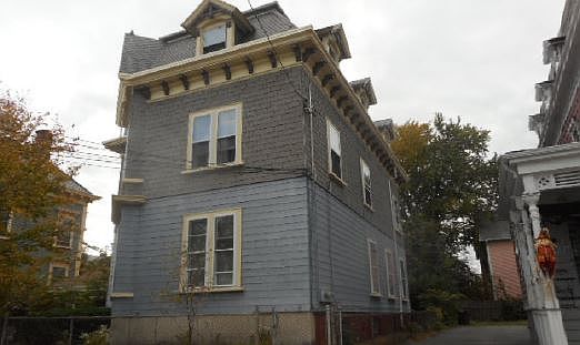 2nd image of 89 Courtland St