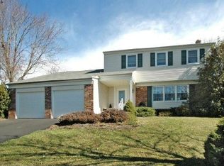 876 Laurel Ln, Harleysville, PA 19438