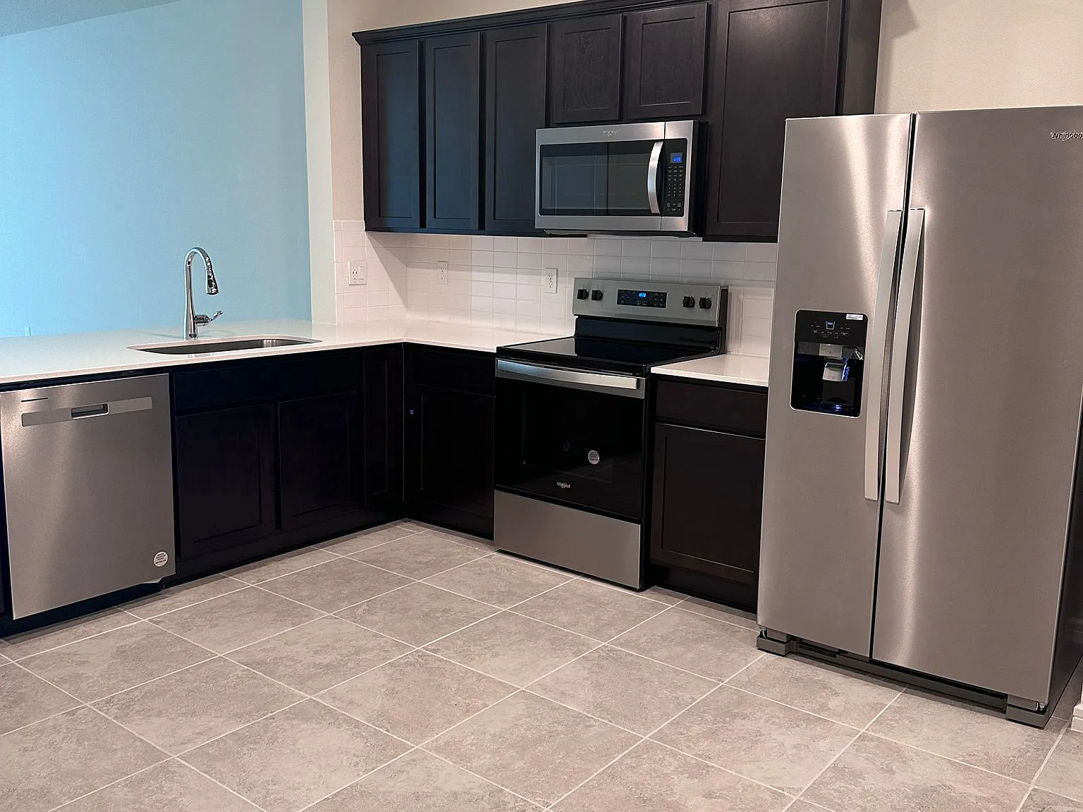 3 bed, 2.5 bath, 1699 sqft, $2,150 — Photo 4