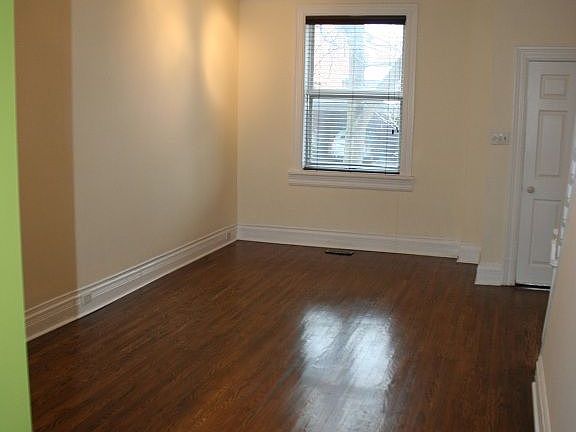 4th image of 35 Ivy Cres