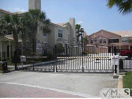 4th image of 510 Belmont Pl