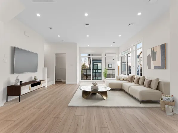 4337 Boundary Rd #18, Richmond, BC V6V 1T8