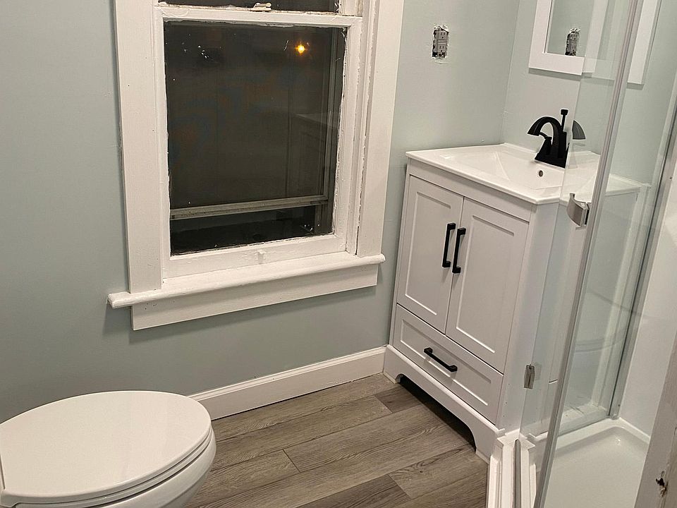1st image of 35 McMaster St #2