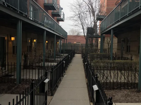 4530 S Woodlawn Ave, Chicago, IL 60653