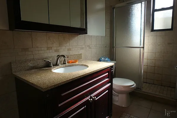 Rented by Hecht Group | media 18