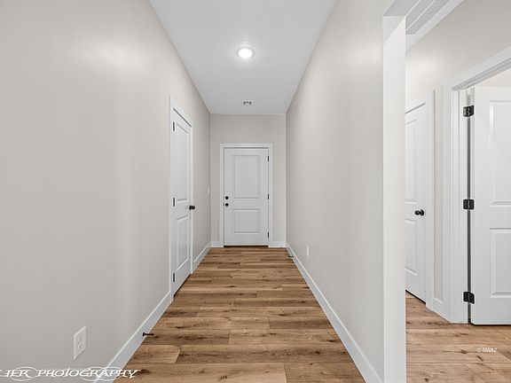 5th image of 559 E Colt Ln