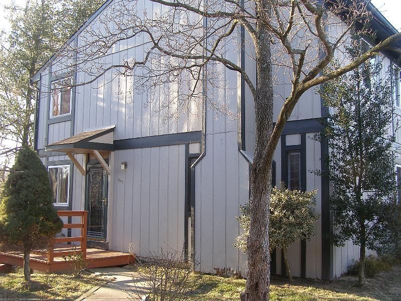 1st image of 12501 Queensbury Ct