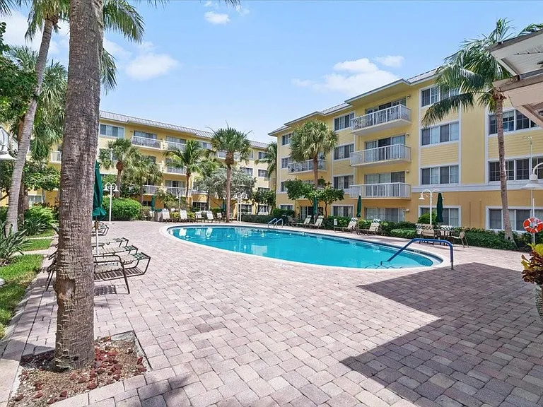 1515 E Broward Blvd #403 — Photo 17