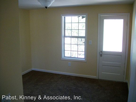 4th image of 264 Loma Ave