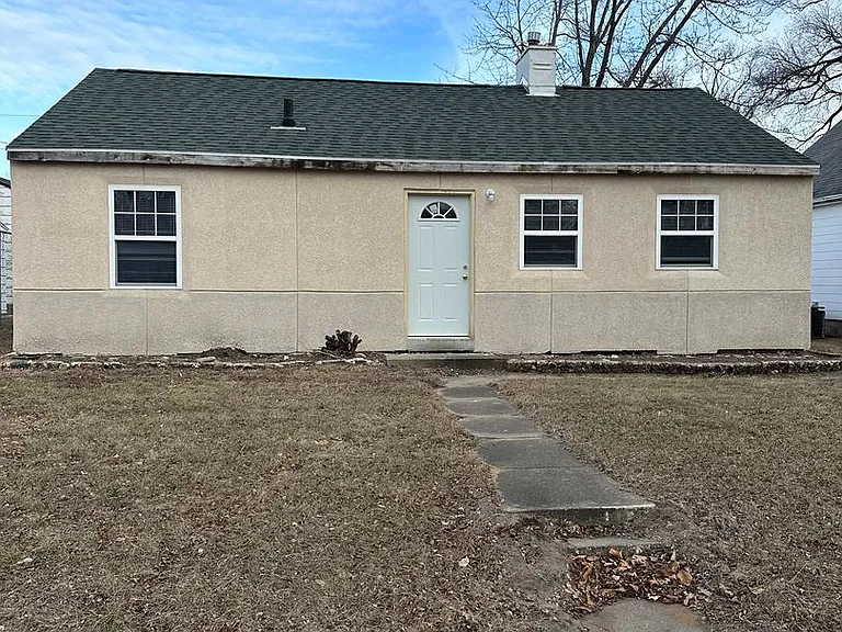 610 Sherman Ave — Photo 1