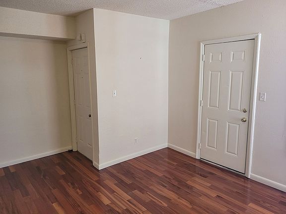 3rd image of 816 W 38th St APT 3