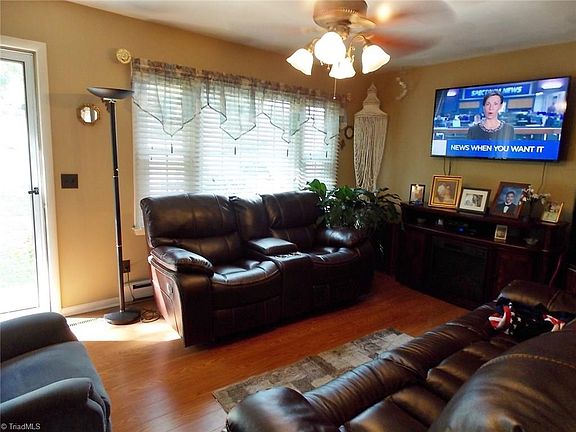 4th image of 248 Sherry Dr