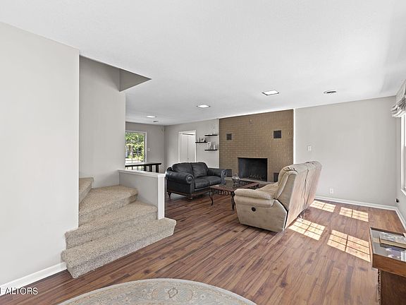 4th image of 9005 Candlewood Dr