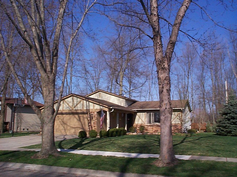 1st image of 645 Montana St