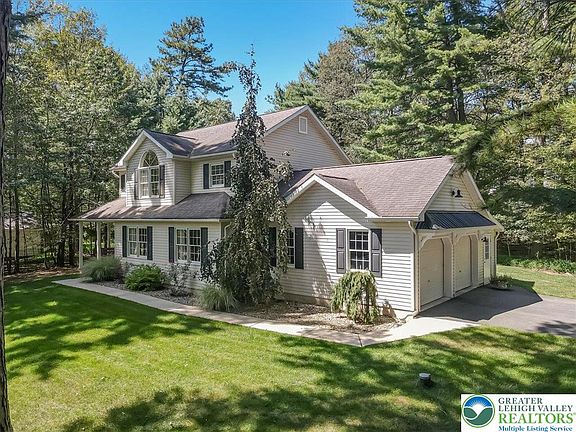 5th image of 35 Pine Needle Dr