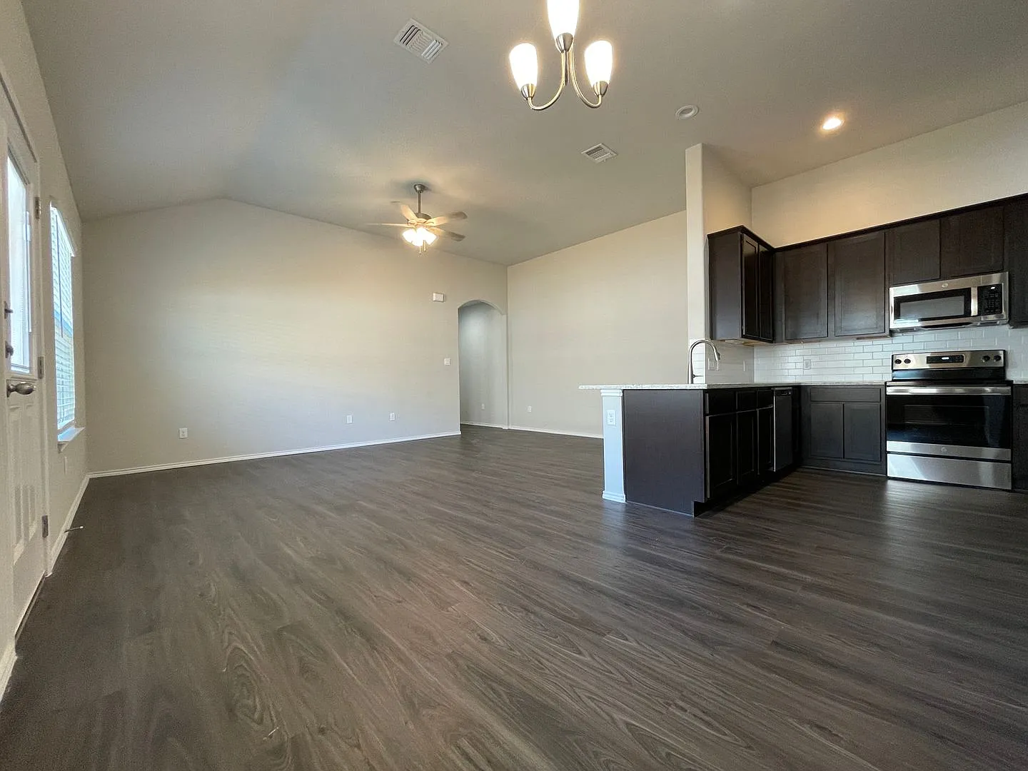 Townhome For Rent — Photo 4