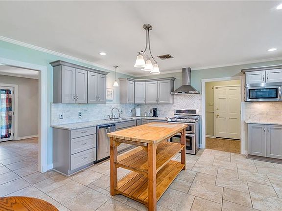 4th image of 605 Oak Ave