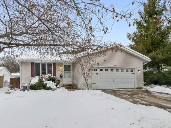 906 N Main St, Edgerton, WI 53534